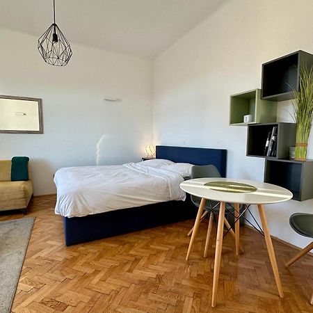 Modern Studio In The Heart Of The City มาริบอร์ ภายนอก รูปภาพ